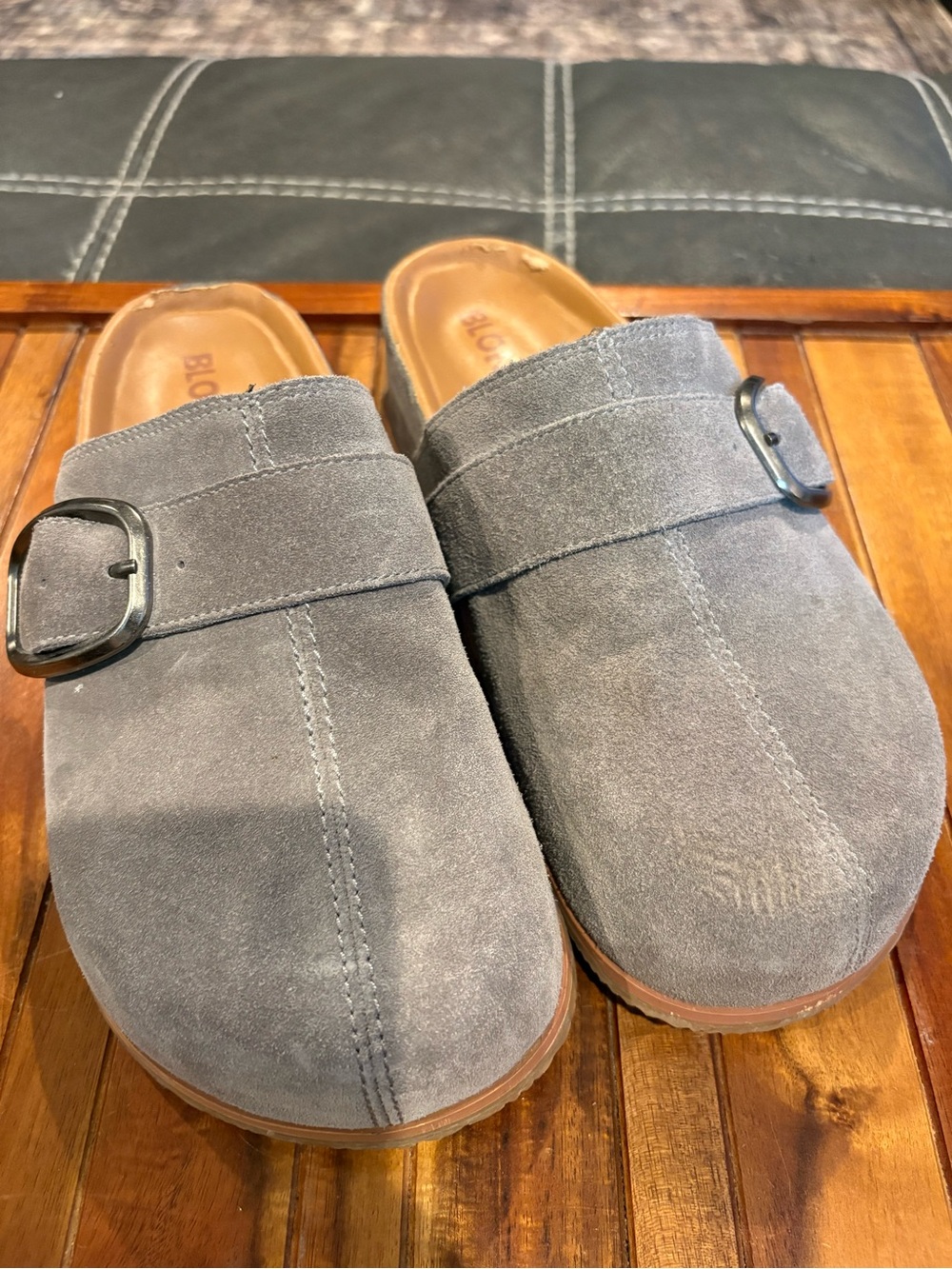 Blondo Fujion Gray Suede Buckle Clogs Mules Water Resistant Size 8M